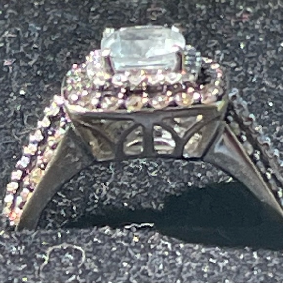 Ok all my chocolate, diamond lovers! Take a look at this beautiful Le’Veon ring! - Picture 10 of 14